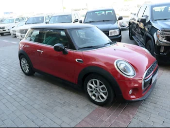 Mini  Cooper  2019  Automatic  40,000 Km  4 Cylinder  Front Wheel Drive (FWD)  Hatchback  Red