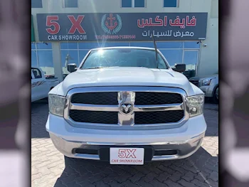 Dodge  Ram  1500  2017  Automatic  165,000 Km  8 Cylinder  Four Wheel Drive (4WD)  Pick Up  Silver