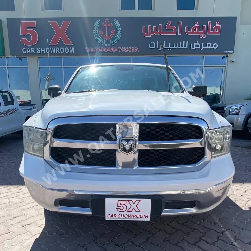 Dodge  Ram  1500  2017  Automatic  165,000 Km  8 Cylinder  Four Wheel Drive (4WD)  Pick Up  Silver