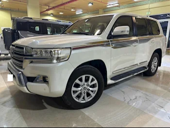 Toyota  Land Cruiser  GXR  2016  Automatic  216,000 Km  8 Cylinder  Four Wheel Drive (4WD)  SUV  White