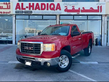 GMC  Sierra  2500 HD  2009  Automatic  185,000 Km  8 Cylinder  Four Wheel Drive (4WD)  Pick Up  Red