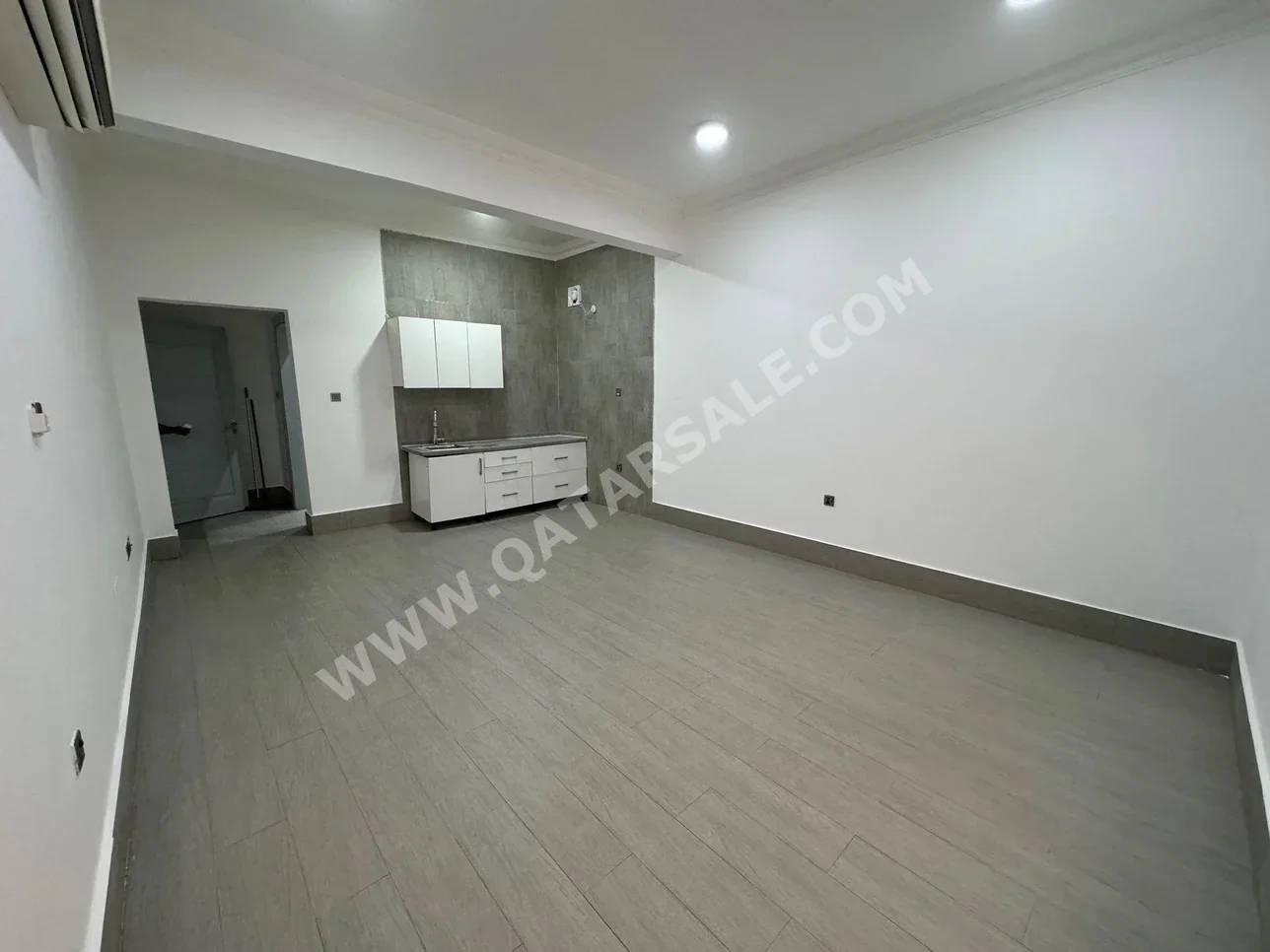 Apartment  in Doha -  Al Ghanim  Not Furnished