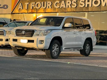 Toyota  Land Cruiser  GX  2014  Automatic  442,000 Km  6 Cylinder  Four Wheel Drive (4WD)  SUV  White