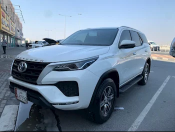 Toyota  Fortuner  2024  Automatic  34,000 Km  4 Cylinder  Four Wheel Drive (4WD)  SUV  White  With Warranty