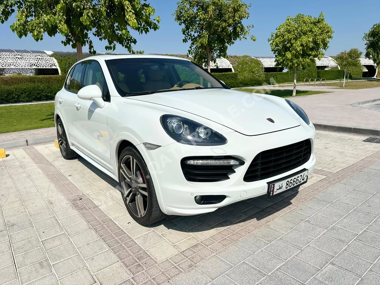 Porsche  Cayenne  GTS  2013  Automatic  267,000 Km  8 Cylinder  Four Wheel Drive (4WD)  SUV  White