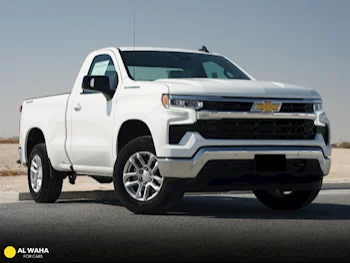 Chevrolet  Silverado  LT  2024  Automatic  0 Km  8 Cylinder  Four Wheel Drive (4WD)  Pick Up  White  With Warranty