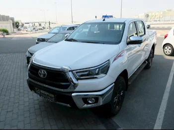  Toyota  Hilux  2025  Automatic  0 Km  4 Cylinder  Four Wheel Drive (4WD)  Pick Up  White  With Warranty