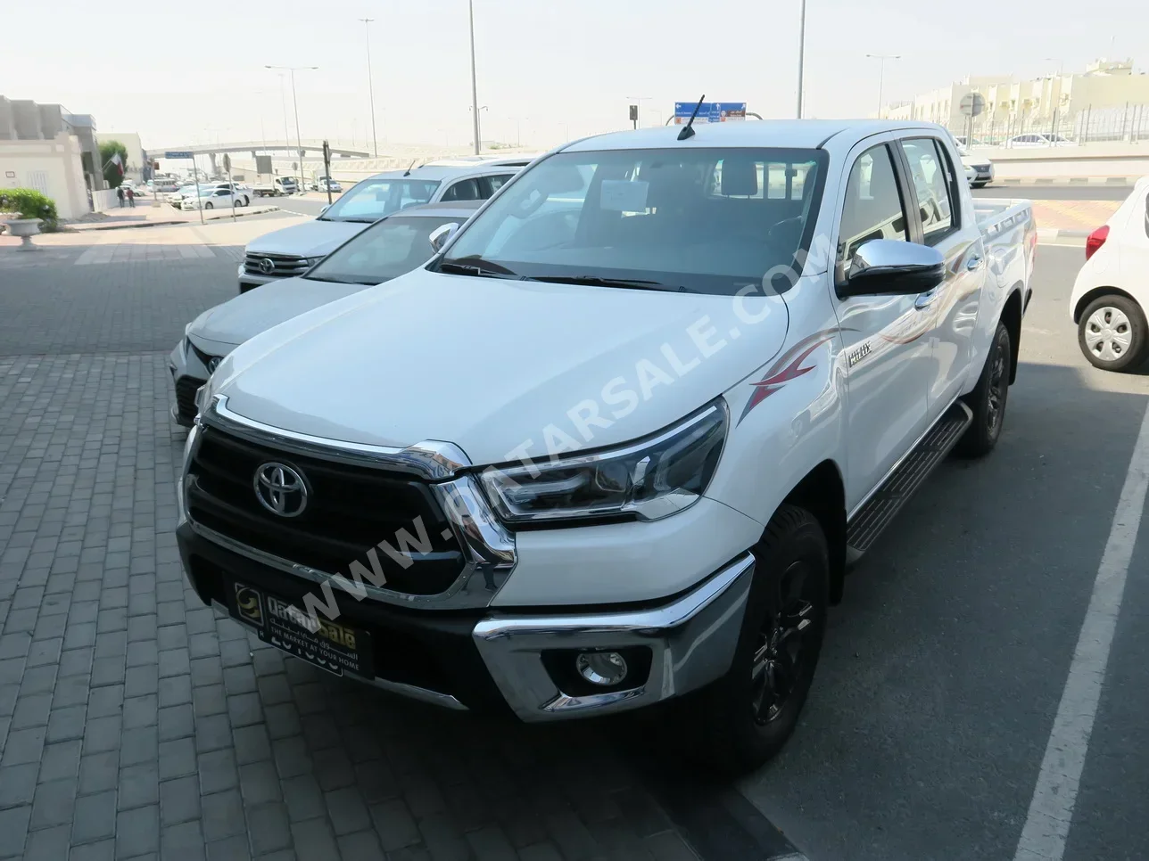 Toyota  Hilux  2025  Automatic  0 Km  4 Cylinder  Four Wheel Drive (4WD)  Pick Up  White  With Warranty