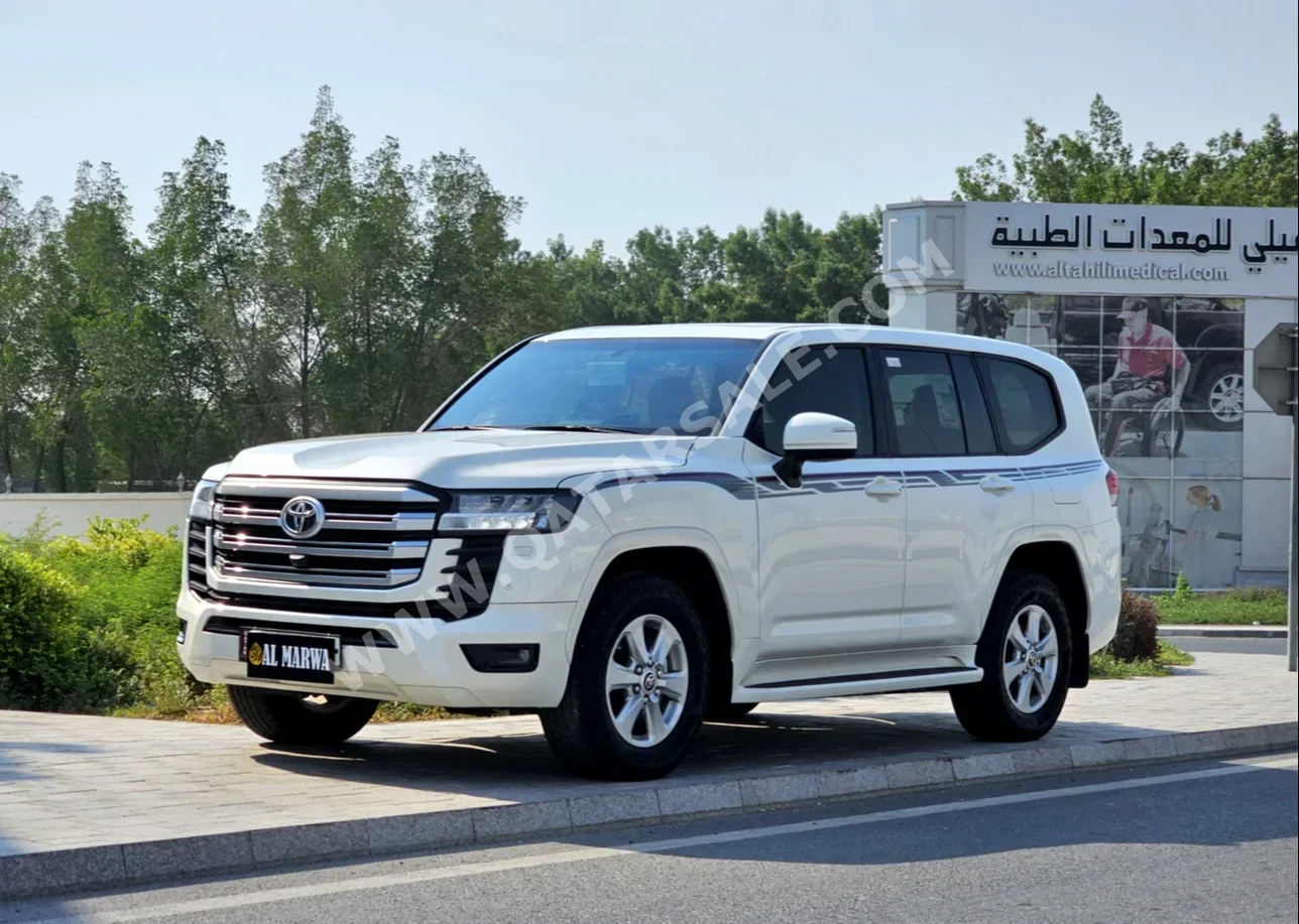  Toyota  Land Cruiser  GXR  2023  Automatic  26,000 Km  6 Cylinder  Four Wheel Drive (4WD)  SUV  White  With Warranty