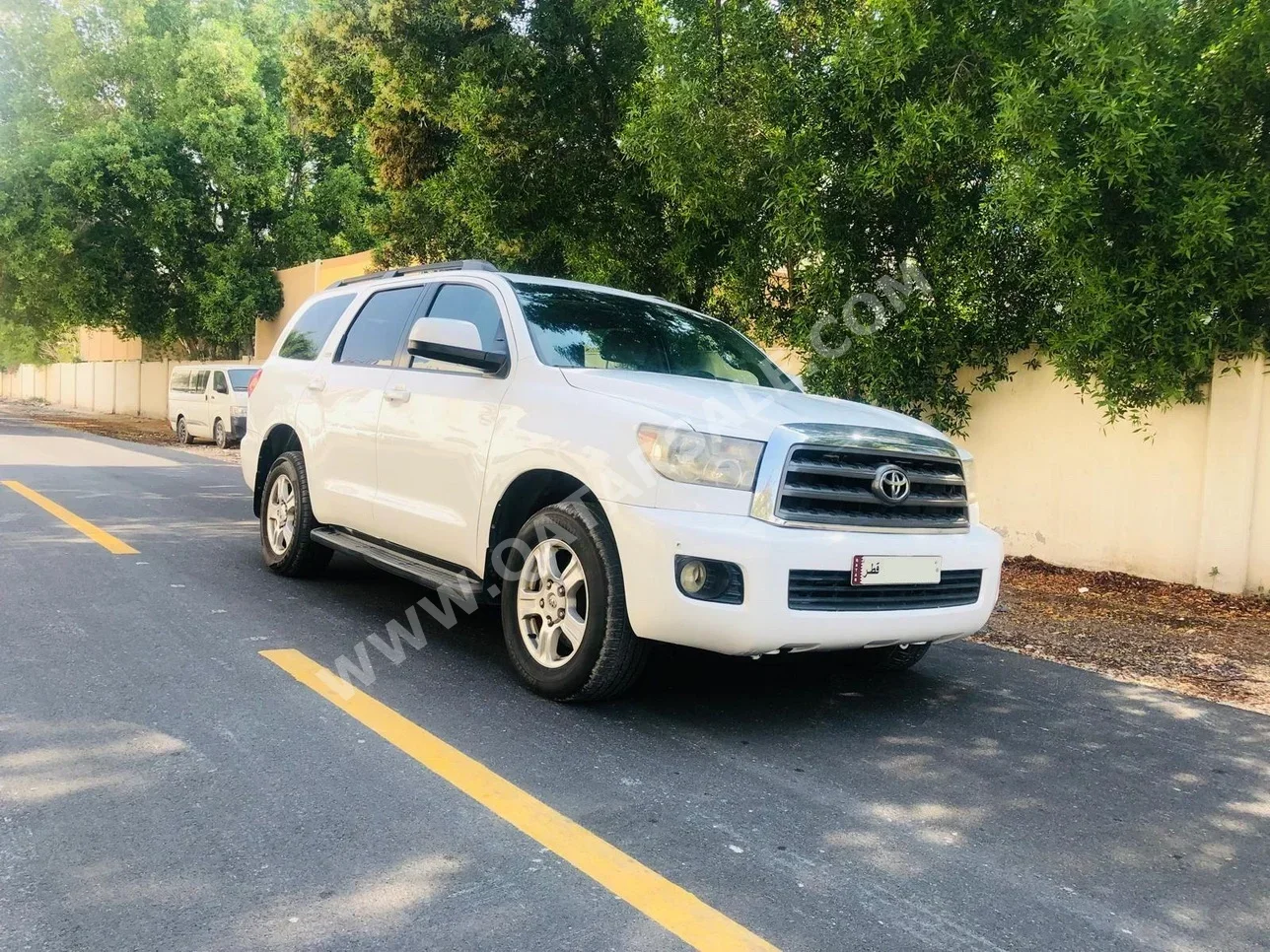  Toyota  Sequoia  2014  Automatic  390,000 Km  8 Cylinder  Four Wheel Drive (4WD)  SUV  White  With Warranty