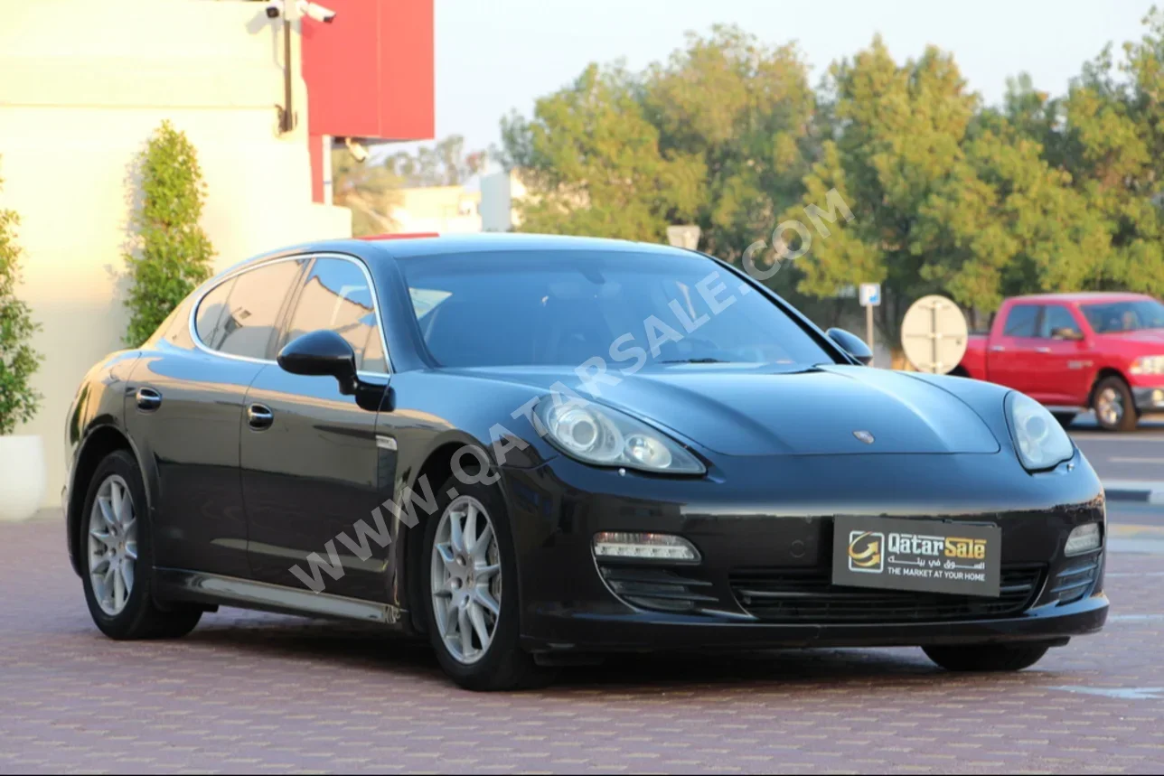 Porsche  Panamera  S  2010  Automatic  53,000 Km  8 Cylinder  Rear Wheel Drive (RWD)  Sedan  Gray