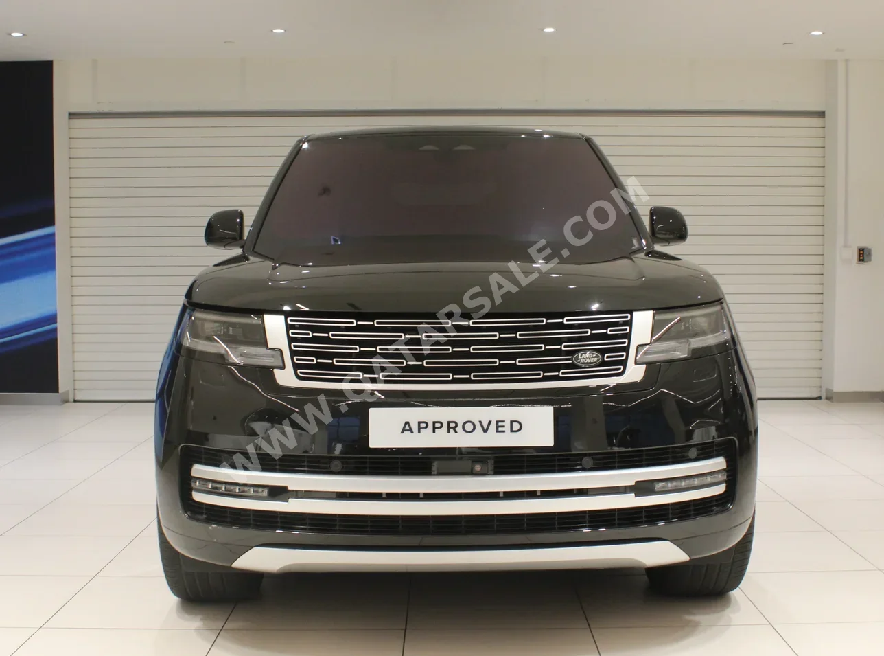 Land Rover  Range Rover  Vogue  Autobiography  2023  Automatic  30,262 Km  8 Cylinder  Four Wheel Drive (4WD)  SUV  Black  With Warranty