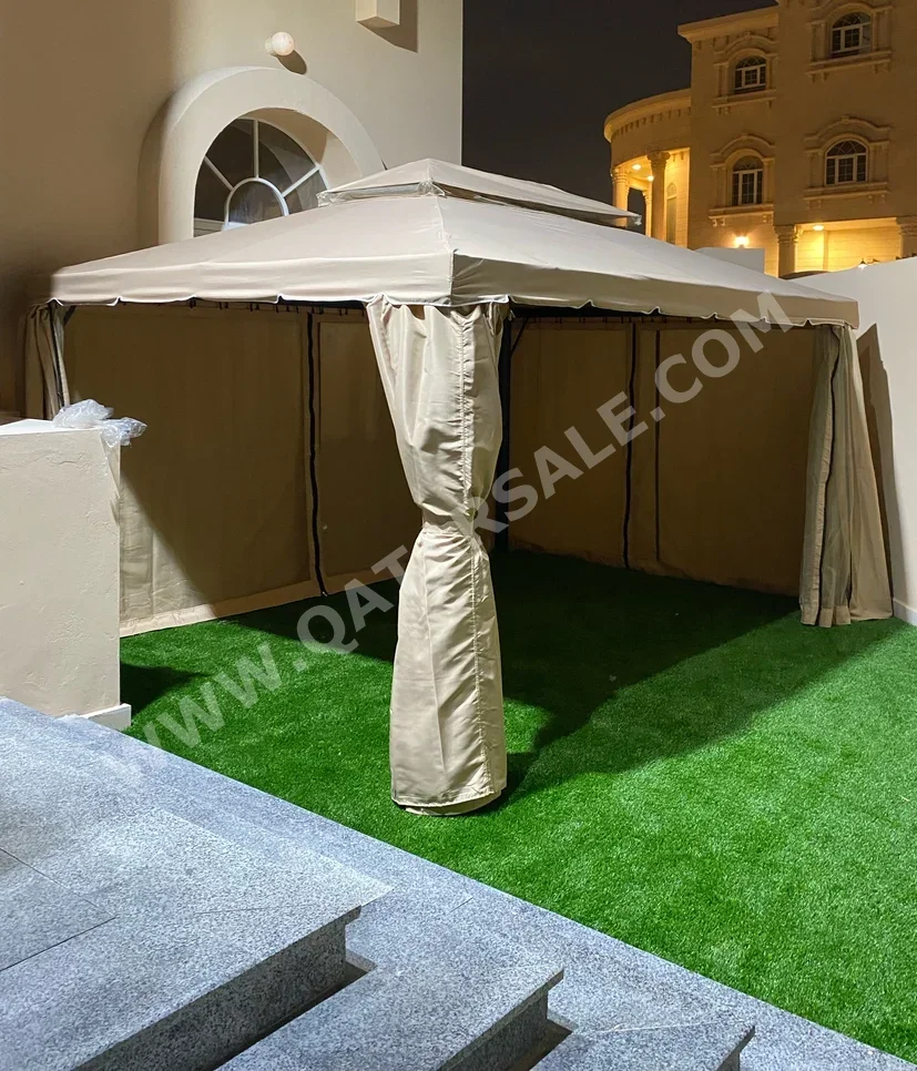 Camping Tent 6 Person  Easy Camp  Beige  China  400 CM  300 CM  250 CM  Autumn/Winter  4  Waterproof