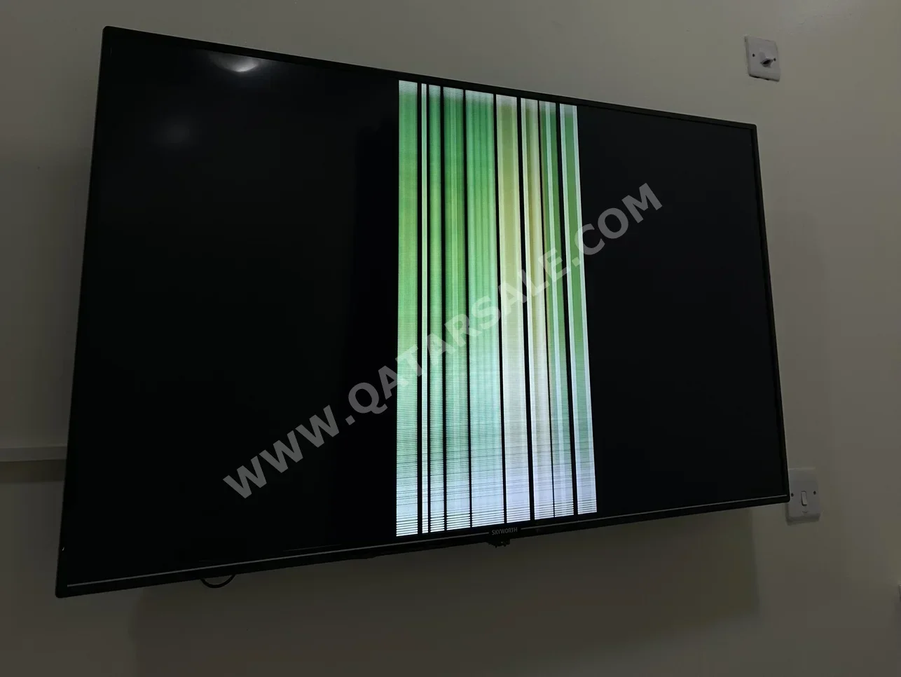 Television (TV) SKYWORTH  - 50 Inch  - HD  - Damaged Screen