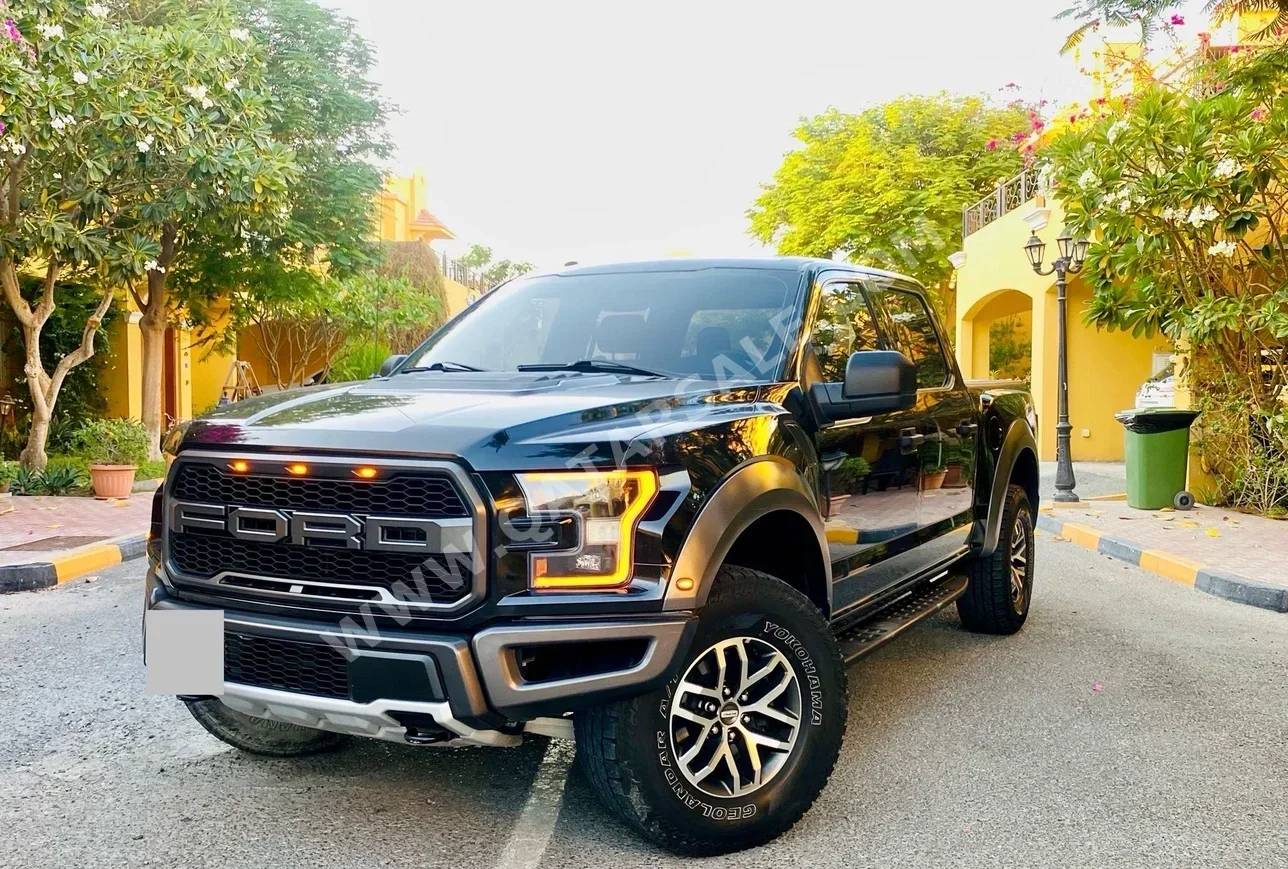 Ford  Raptor  SVT  2018  Automatic  215٬000 Km  6 Cylinder  Four Wheel Drive (4WD)  Pick Up  Black