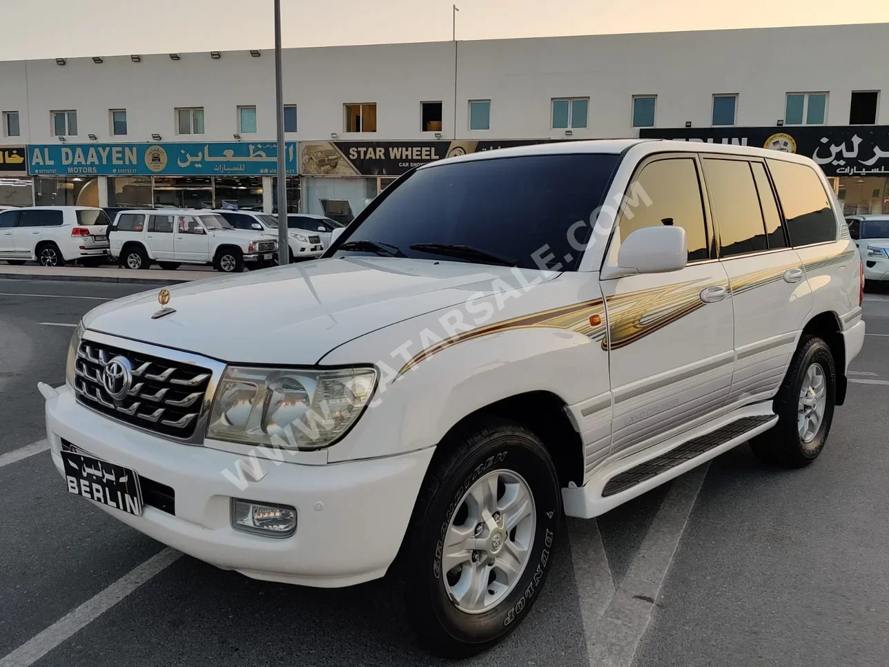 Toyota  Land Cruiser  VXR  2007  Automatic  386,000 Km  8 Cylinder  Four Wheel Drive (4WD)  SUV  White