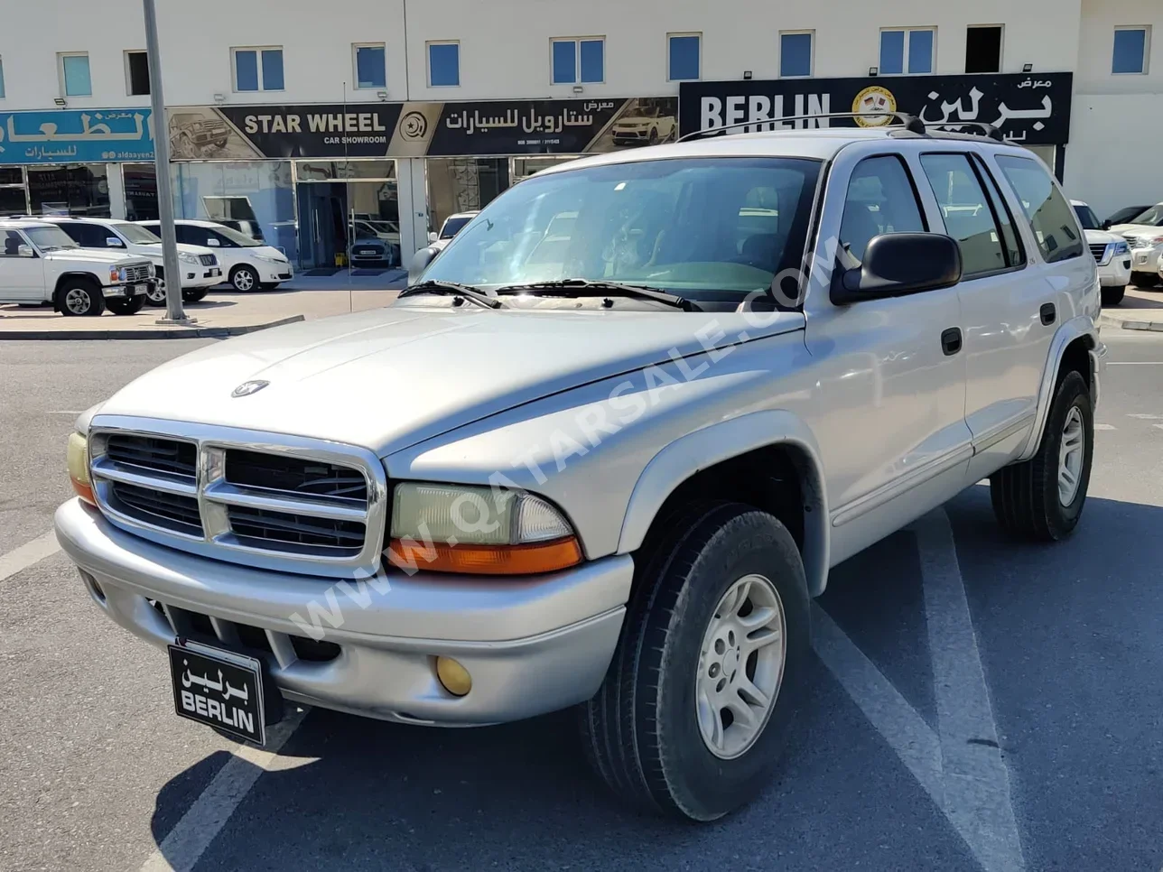 Dodge  Durango  2001  Automatic  185,000 Km  6 Cylinder  All Wheel Drive (AWD)  SUV  Silver