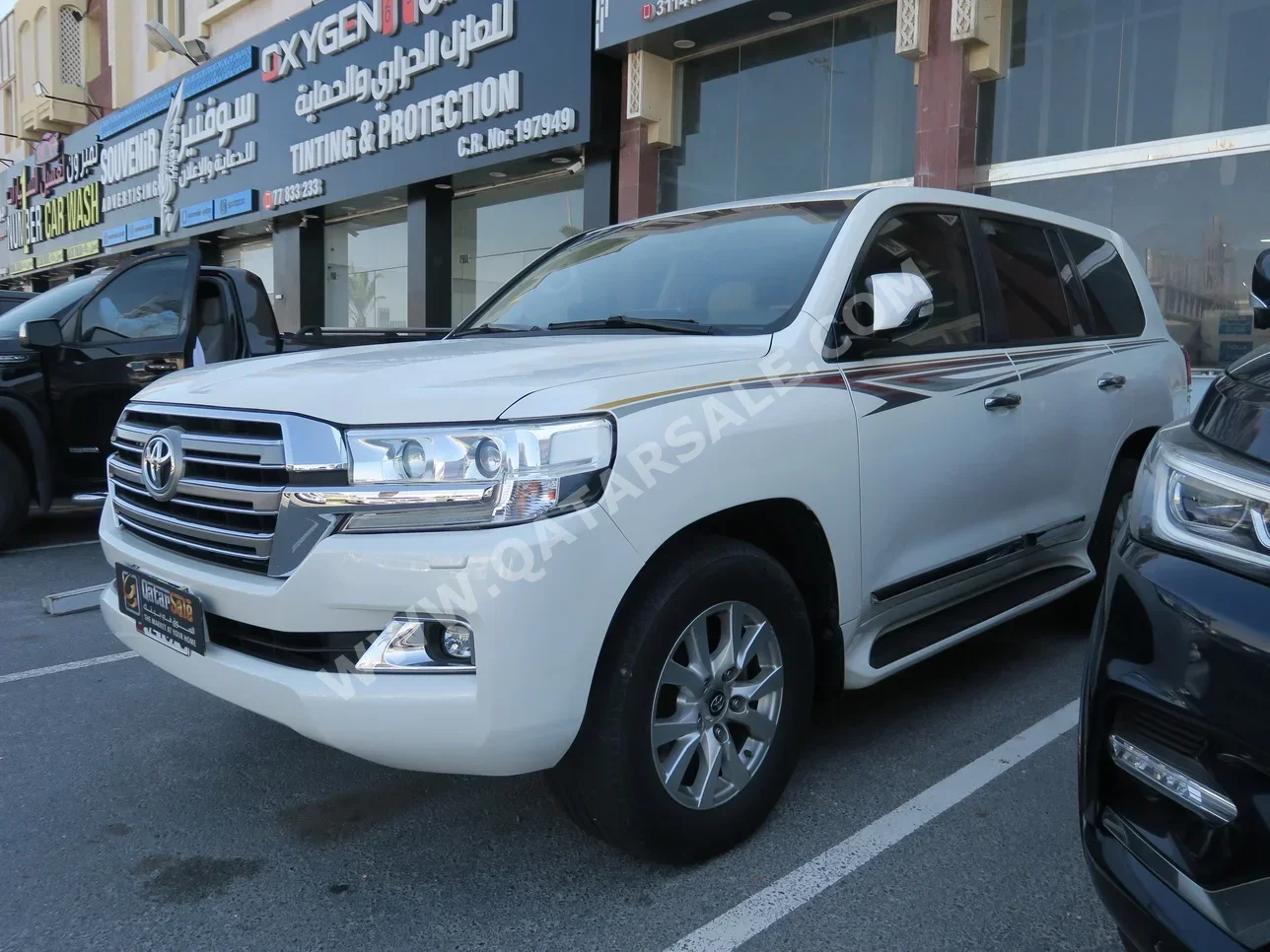 Toyota  Land Cruiser  GXR  2018  Automatic  332,000 Km  8 Cylinder  Four Wheel Drive (4WD)  SUV  White