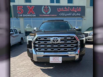 Toyota  Tundra  2022  Automatic  27,000 Km  8 Cylinder  Four Wheel Drive (4WD)  Pick Up  Black