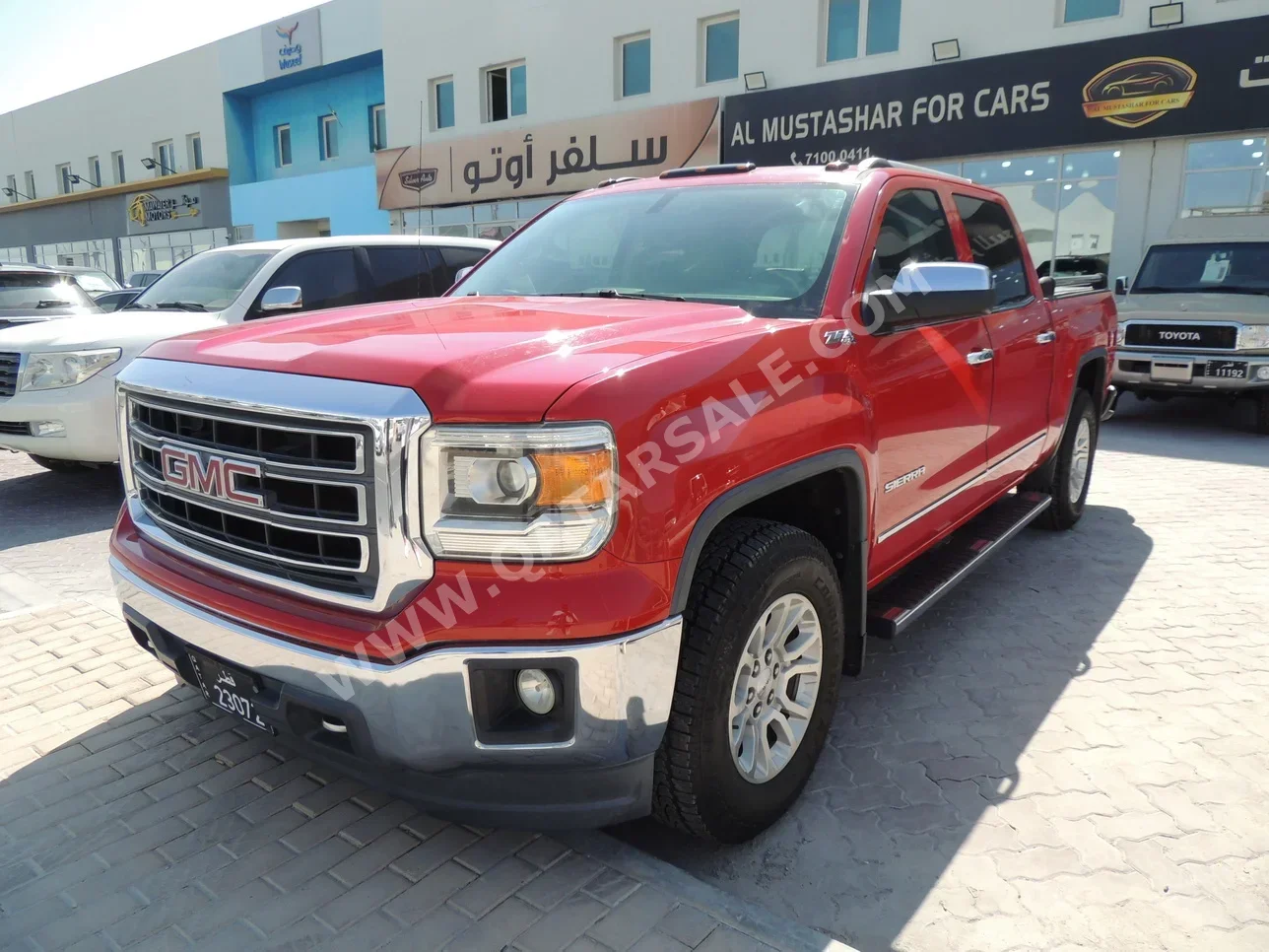 GMC  Sierra  SLE  2014  Automatic  206,000 Km  8 Cylinder  Four Wheel Drive (4WD)  Pick Up  Red