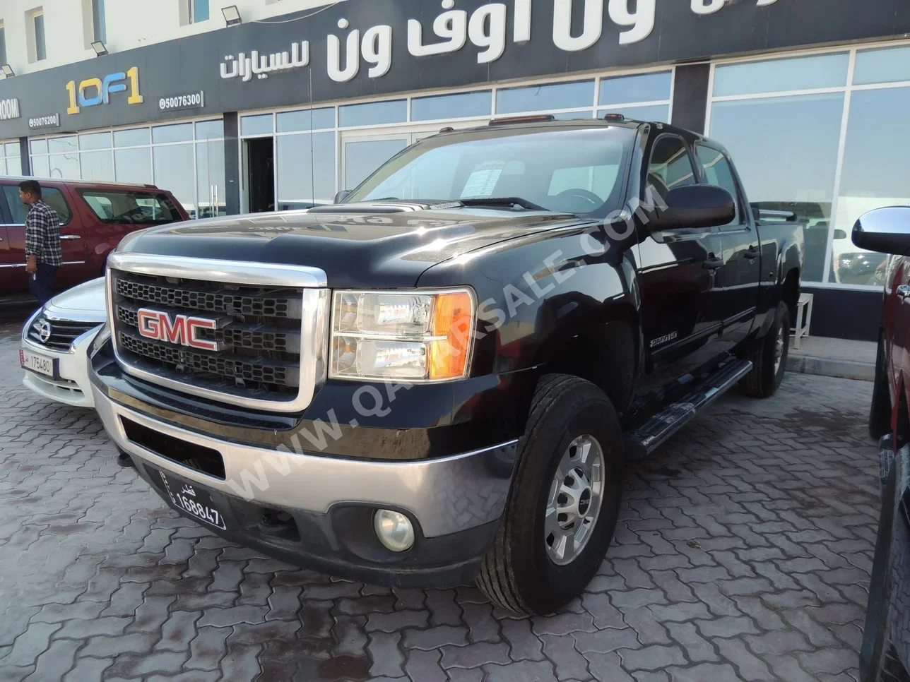 GMC  Sierra  SLE  2011  Automatic  258,000 Km  8 Cylinder  Four Wheel Drive (4WD)  Pick Up  Black