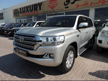 Toyota  Land Cruiser  VXR  2021  Automatic  42,000 Km  8 Cylinder  Four Wheel Drive (4WD)  SUV  Silver