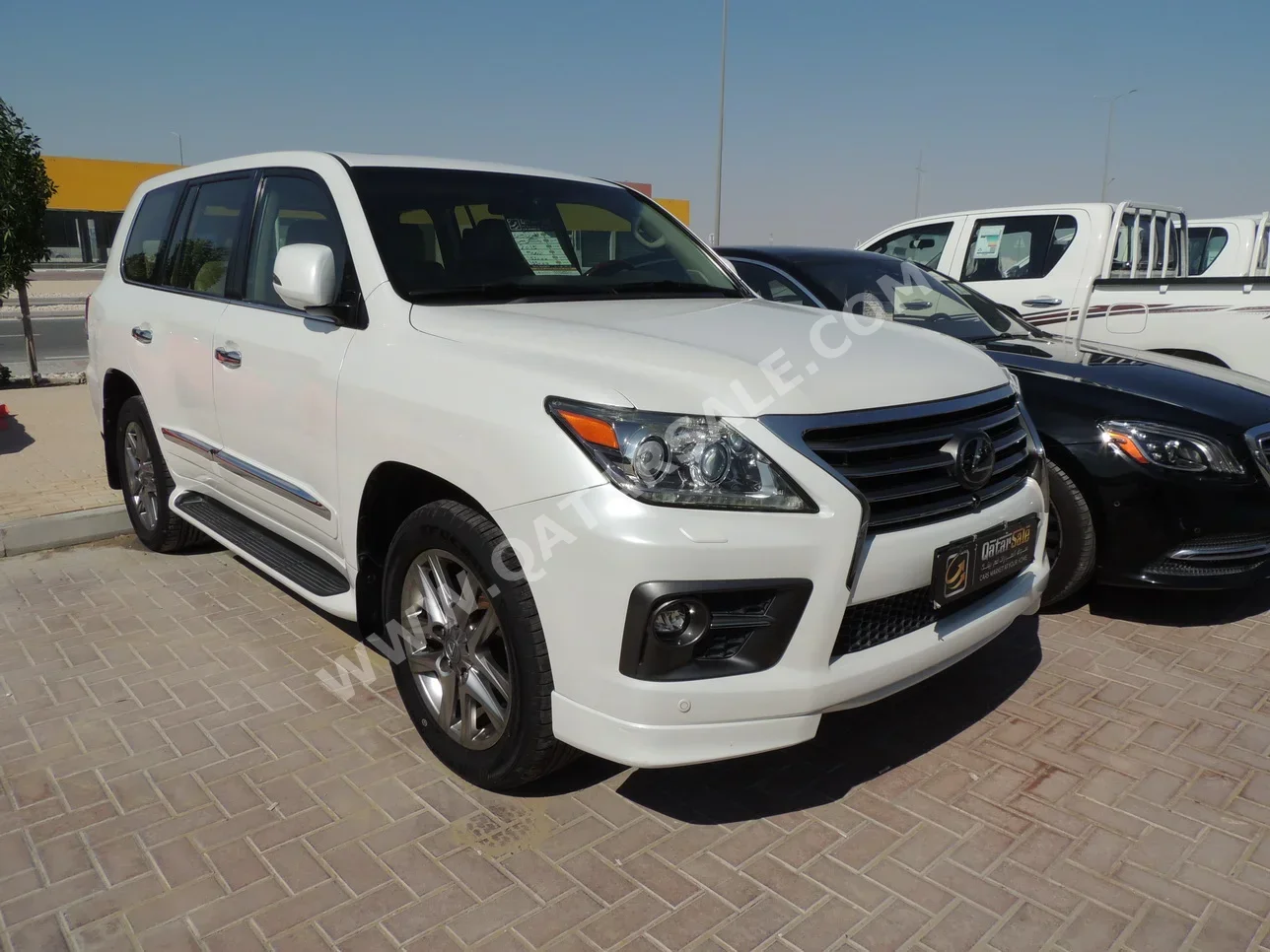 Lexus  LX  570 S  2015  Automatic  159,000 Km  8 Cylinder  Four Wheel Drive (4WD)  SUV  White