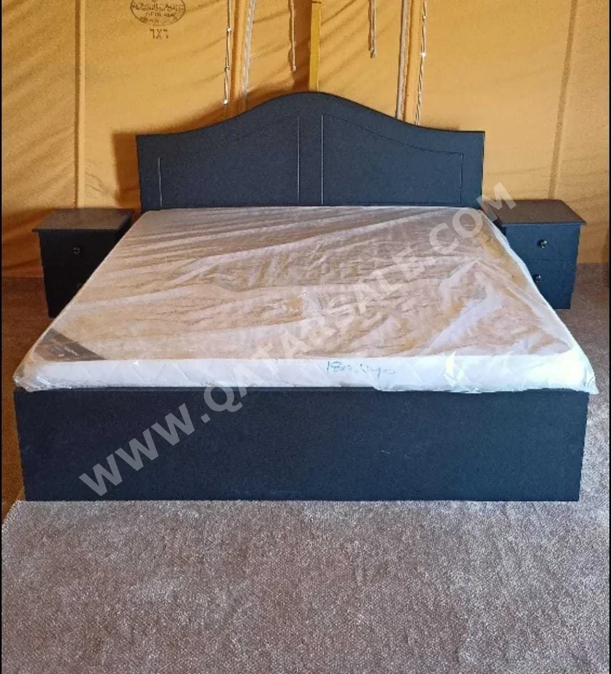 Beds - King  - Black  - Mattress Included  - With Bedside Table