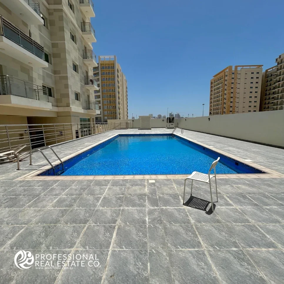 2 Bedrooms  Apartment  in Lusail -  Al Erkyah  Fully Furnished