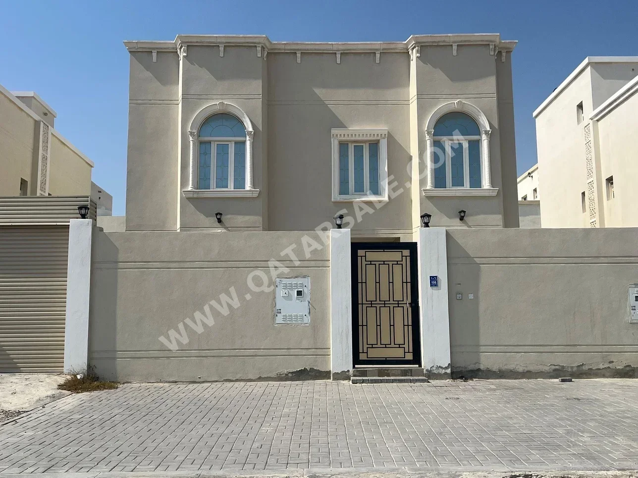 Service  - Not Furnished  - Al Daayen  - Umm Qarn  - 6 Bedrooms