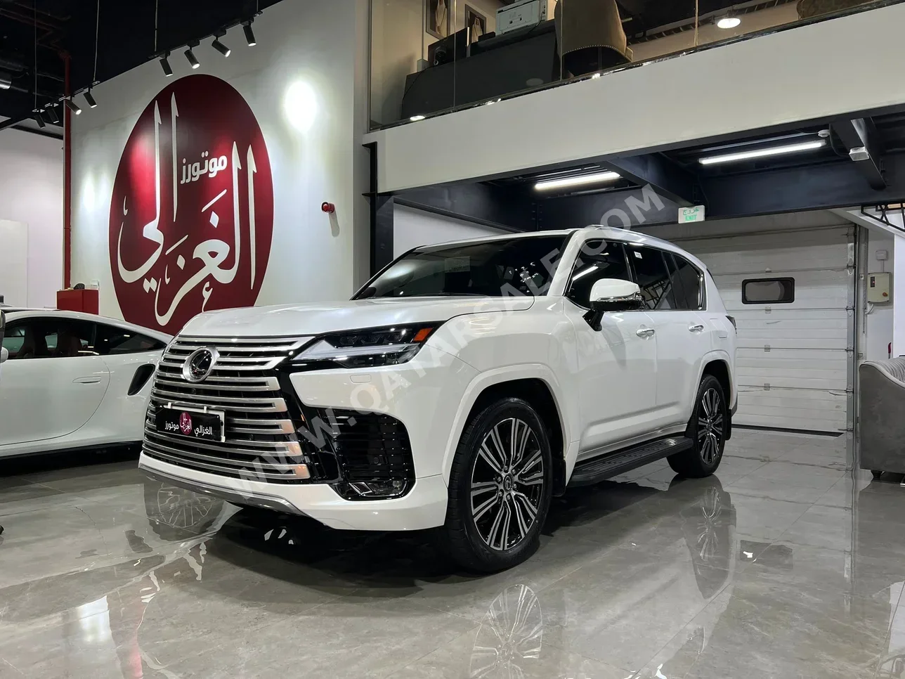 Lexus  LX  600 Luxury  2024  Automatic  3,000 Km  6 Cylinder  Four Wheel Drive (4WD)  SUV  Pearl  With Warranty