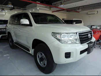 Toyota  Land Cruiser  G  2015  Automatic  287,000 Km  6 Cylinder  Four Wheel Drive (4WD)  SUV  White