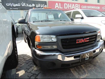 GMC  Sierra  1500  2003  Automatic  131,000 Km  8 Cylinder  Four Wheel Drive (4WD)  Pick Up  Black