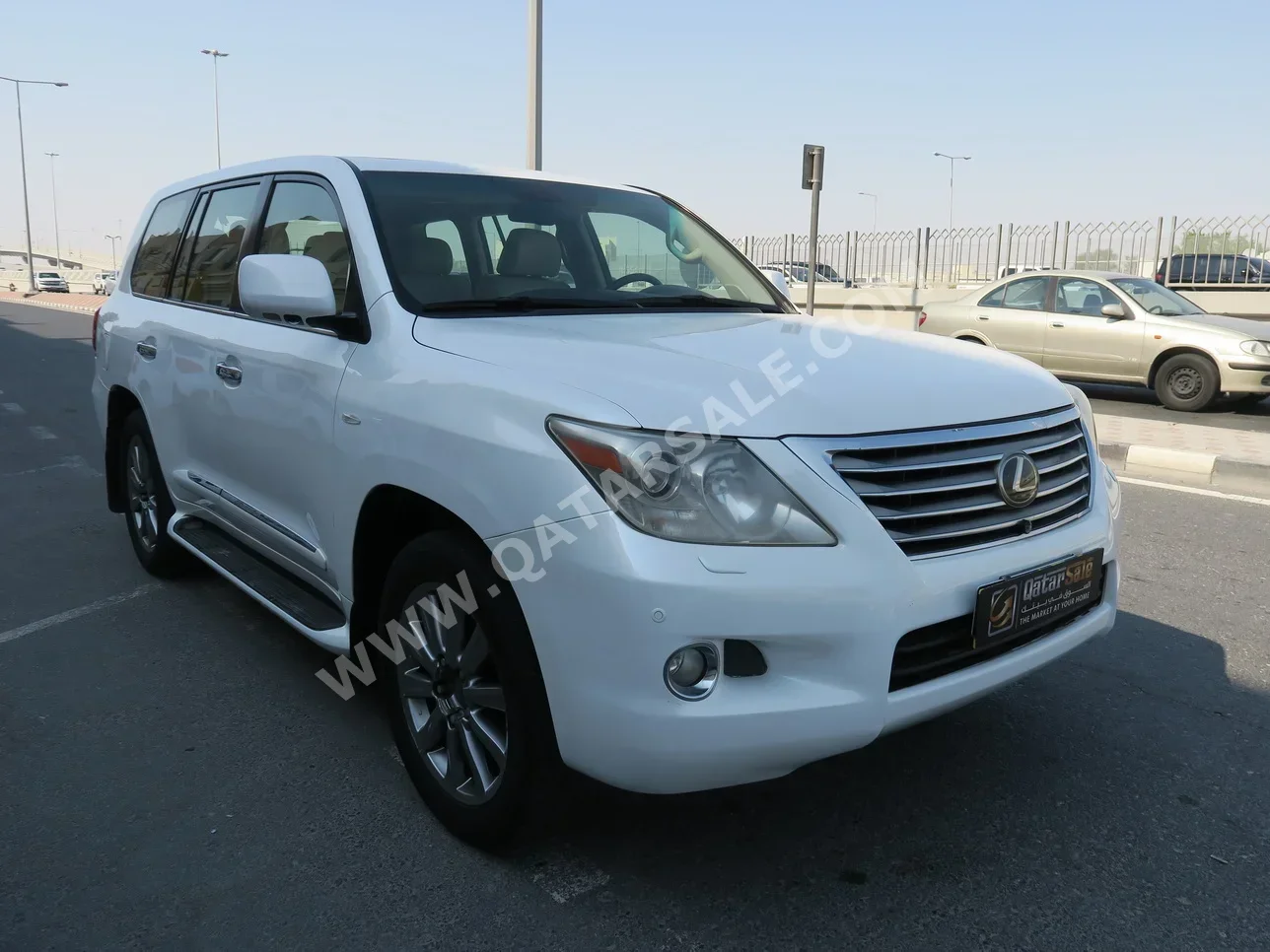 Lexus  LX  570  2010  Automatic  277,000 Km  8 Cylinder  Four Wheel Drive (4WD)  SUV  White