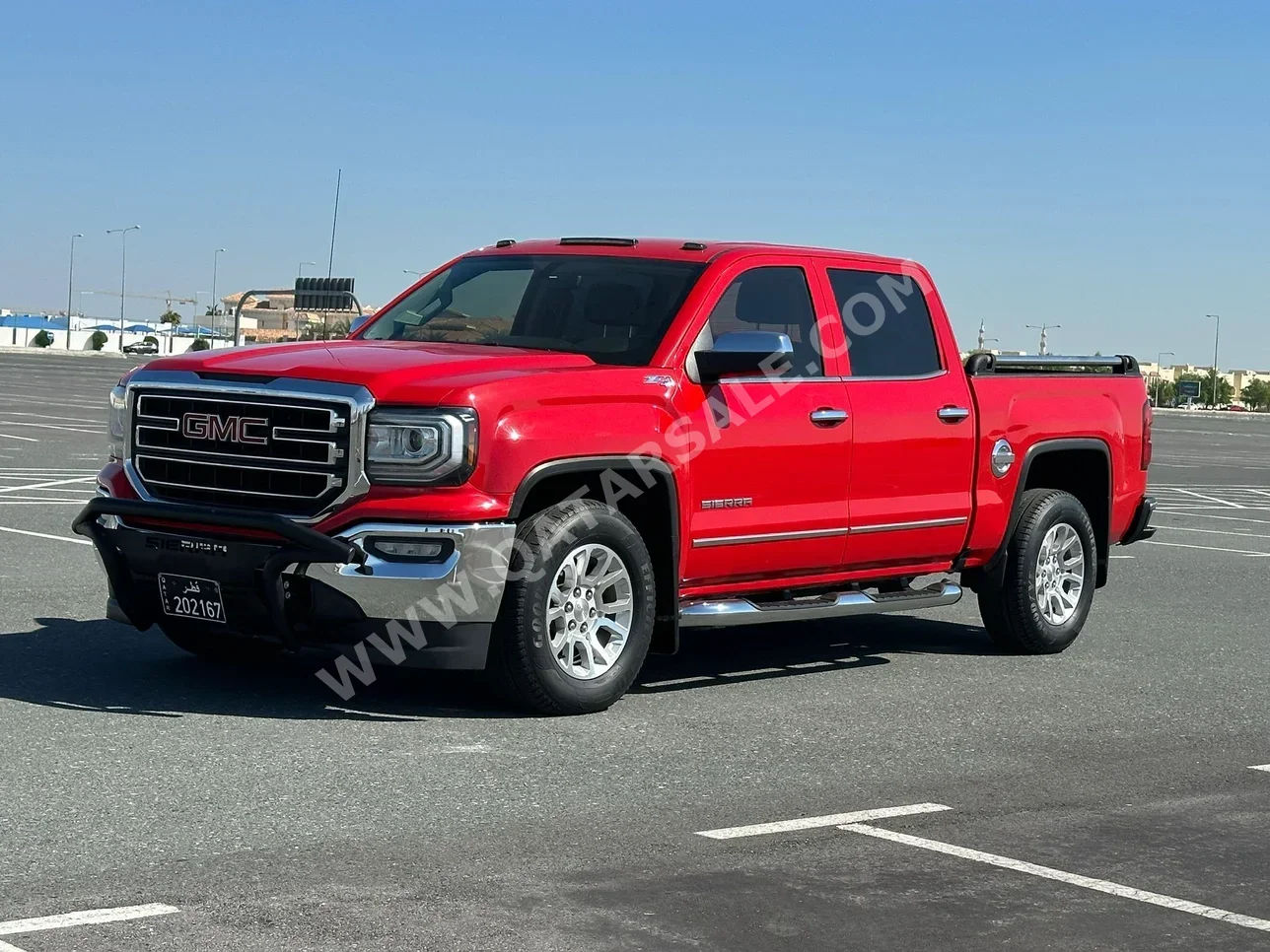 GMC  Sierra  2017  Automatic  135,000 Km  8 Cylinder  Four Wheel Drive (4WD)  Pick Up  Red