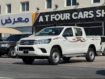 Toyota  Hilux  SR5  2025  Automatic  218 Km  4 Cylinder  Four Wheel Drive (4WD)  Pick Up  White  With Warranty