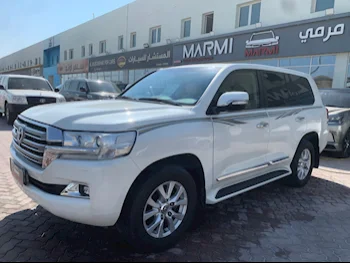 Toyota  Land Cruiser  VXR  2017  Automatic  184,000 Km  8 Cylinder  Four Wheel Drive (4WD)  SUV  White