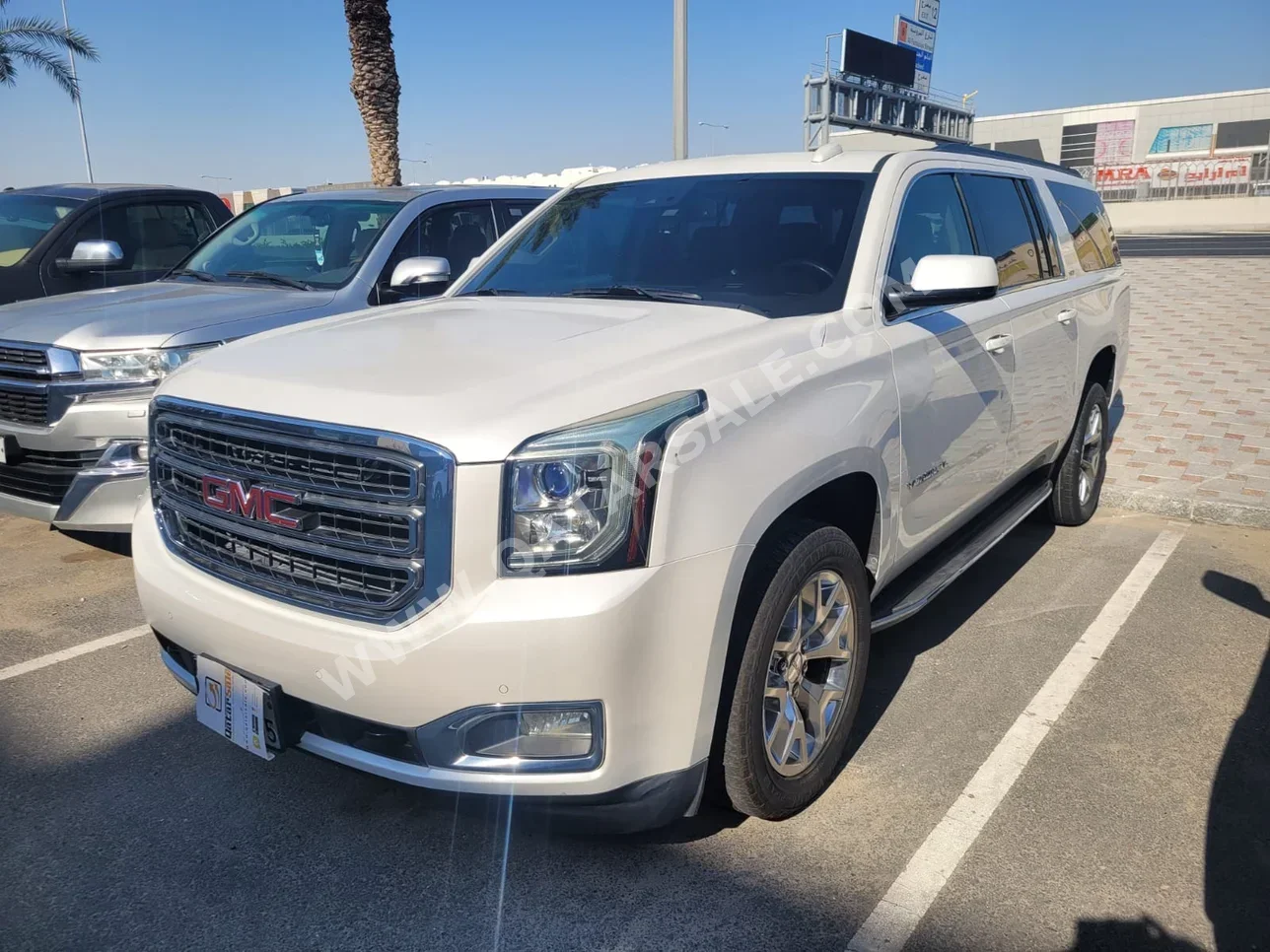 GMC  Yukon  XL  2016  Automatic  209,000 Km  8 Cylinder  Four Wheel Drive (4WD)  SUV  White