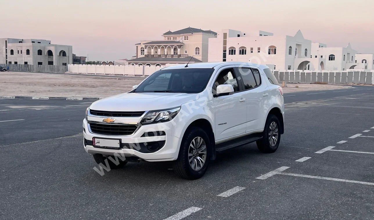  Chevrolet  Blazer  2018  Automatic  151,000 Km  6 Cylinder  All Wheel Drive (AWD)  SUV  White  With Warranty