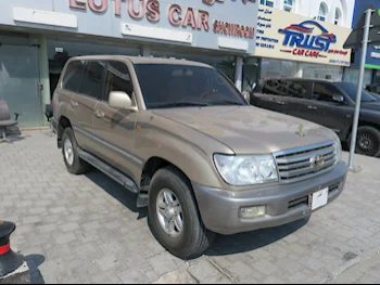 Toyota  Land Cruiser  VXR  2005  Manual  360,000 Km  8 Cylinder  Four Wheel Drive (4WD)  SUV  Gold