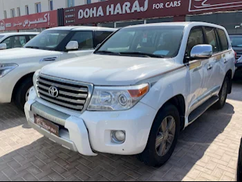 Toyota  Land Cruiser  GXR  2015  Automatic  322,000 Km  8 Cylinder  Four Wheel Drive (4WD)  SUV  White