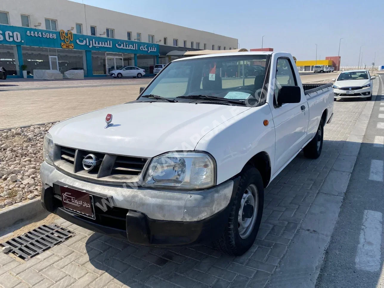 Nissan  Pickup  2014  Manual  454,000 Km  4 Cylinder  Rear Wheel Drive (RWD)  Pick Up  White