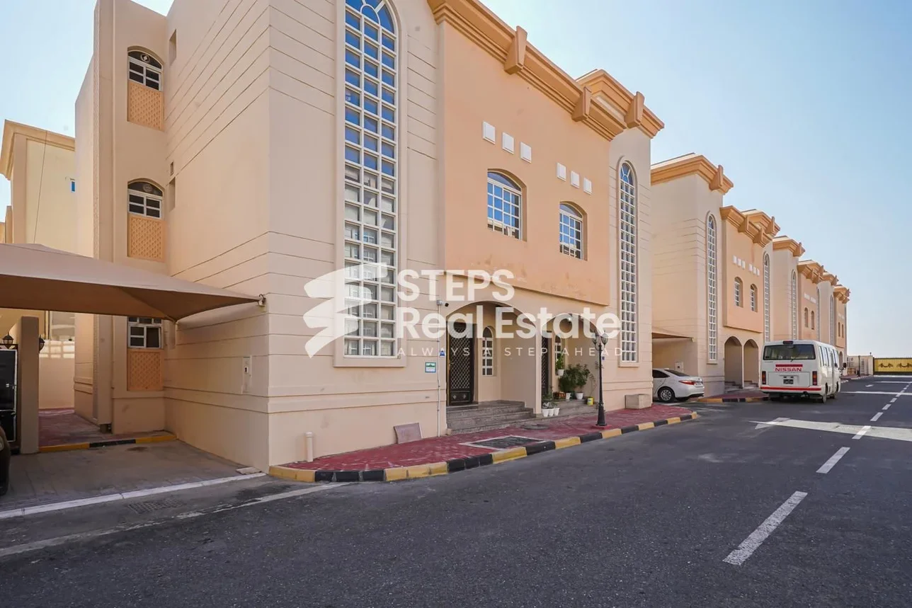 Family Residential  - Not Furnished  - Umm Salal  - Umm Salal Ali  - 4 Bedrooms