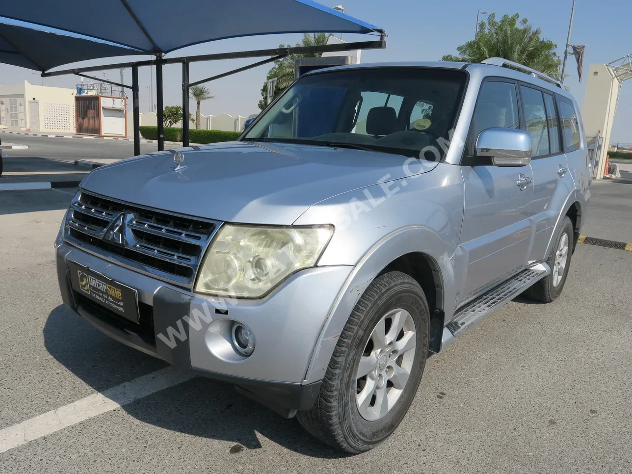 Mitsubishi  Pajero  2009  Automatic  268,000 Km  6 Cylinder  Four Wheel Drive (4WD)  SUV  Silver