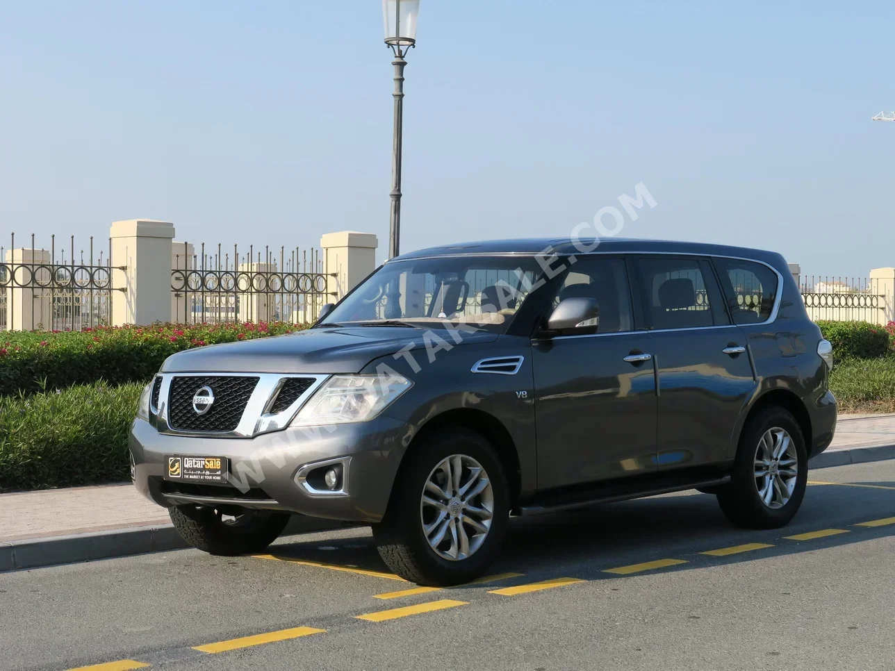 Nissan  Patrol  SE  2014  Automatic  82,000 Km  8 Cylinder  Four Wheel Drive (4WD)  SUV  Gray