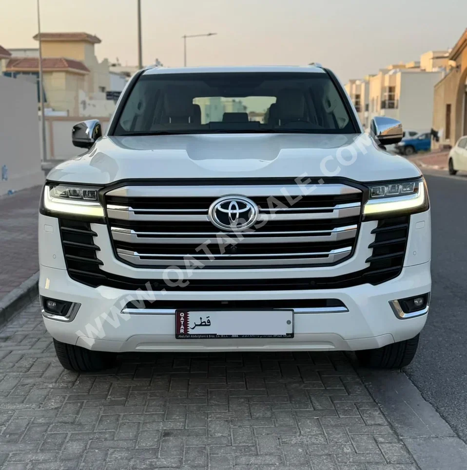  Toyota  Land Cruiser  VX Twin Turbo  2022  Automatic  59,000 Km  6 Cylinder  Four Wheel Drive (4WD)  SUV  White  With Warranty