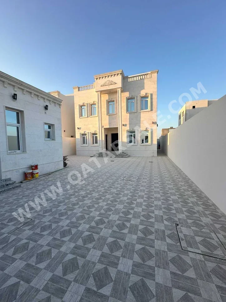 Family Residential  - Not Furnished  - Al Daayen  - Umm Qarn  - 7 Bedrooms