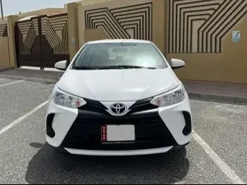 Toyota  Yaris  Sedan  White  2022