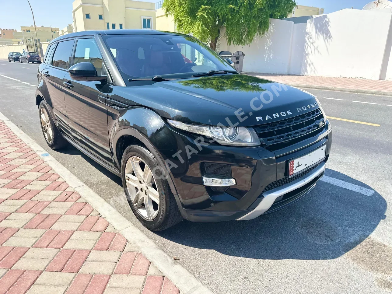 Land Rover  Evoque  2015  Automatic  194,000 Km  4 Cylinder  Four Wheel Drive (4WD)  SUV  Black