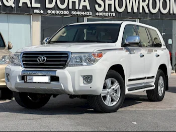 Toyota  Land Cruiser  GXR  2015  Automatic  319,000 Km  8 Cylinder  Four Wheel Drive (4WD)  SUV  White